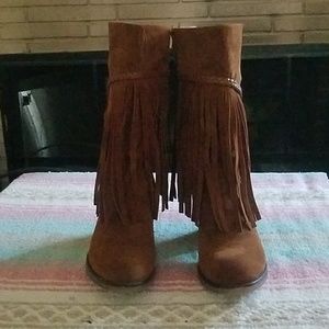 Midcalf fringed boots